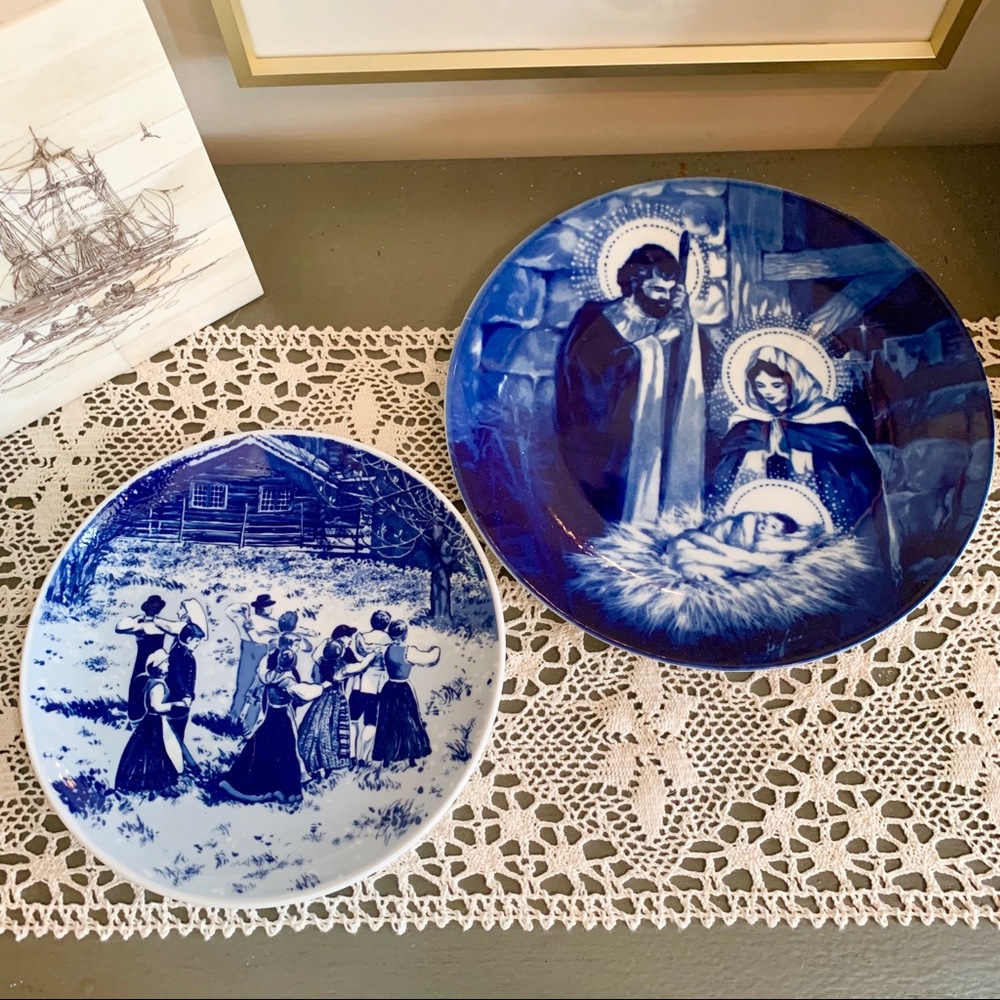 Set of 2 Blue and White Plates